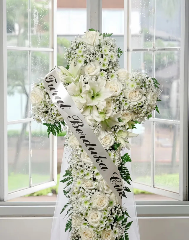 Eternal Grace — standing flower ANIA